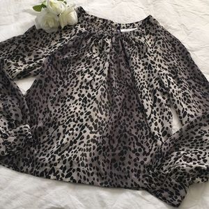 Beautiful animal print long sleeve blouse